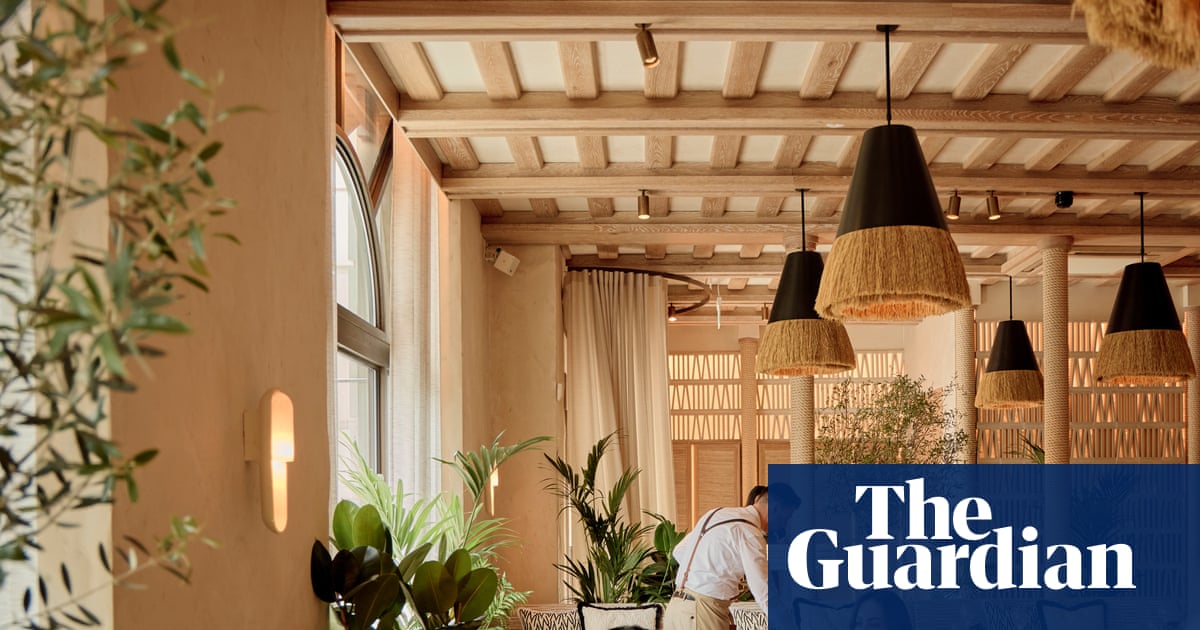 Fenix, London W1: Big, bright, brash, dumbed down, shameless and open to all' restaurant review | Grace Dent on restaurants