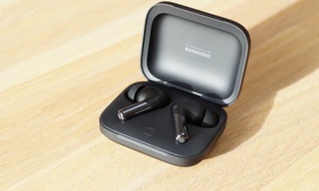 Nothing Ear 2, OnePlus Buds Pro 2—two headphones that come close to AirPods