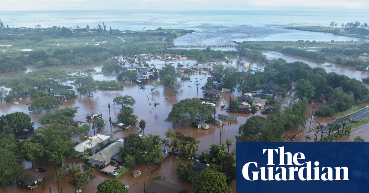 Thousands ordered to evacuate as Hawaii hit by severe flash floods
