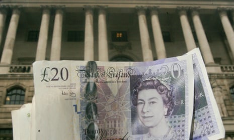 banknotes with the Bank of England in the background