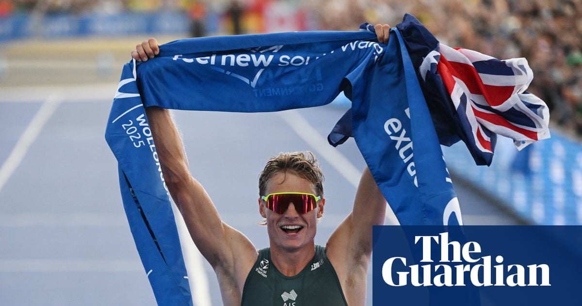 Australia’s Matt Hauser wins world triathlon title with Wollongong victory