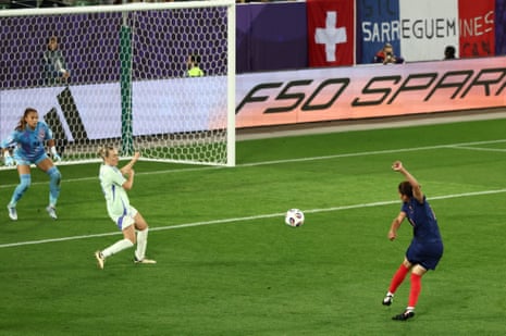 France's Amel Majri scores their 3rd extremity against Wales.