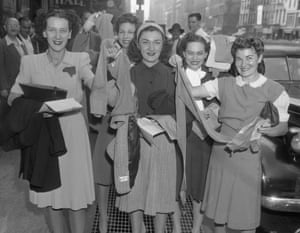 Women in New York City with nylon stockings, 1940