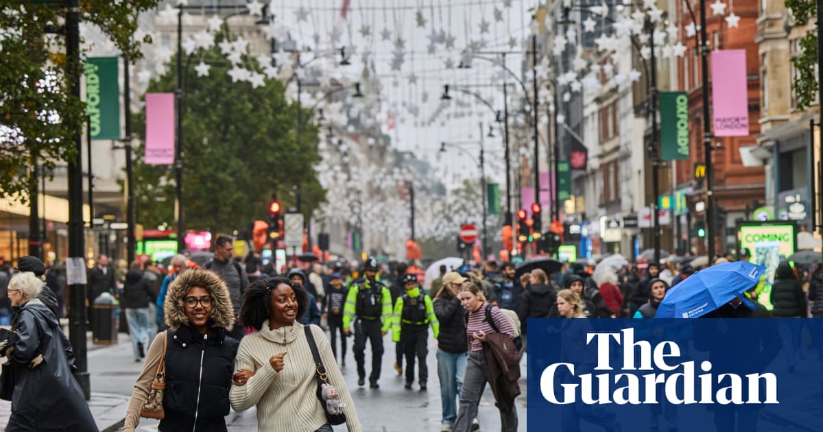 ‘It’s a better experience’: shoppers praise Oxford Street pedestrianisation