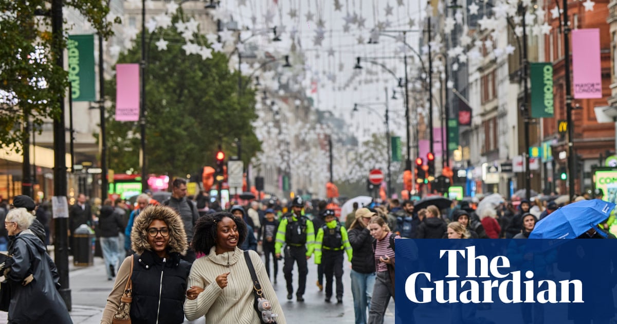‘It’s a better experience’: shoppers praise Oxford Street pedestrianisation