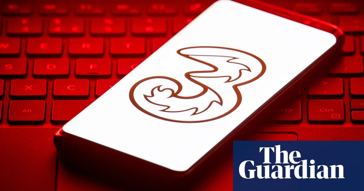 Thousands of customers affected by outages across Three network in UK