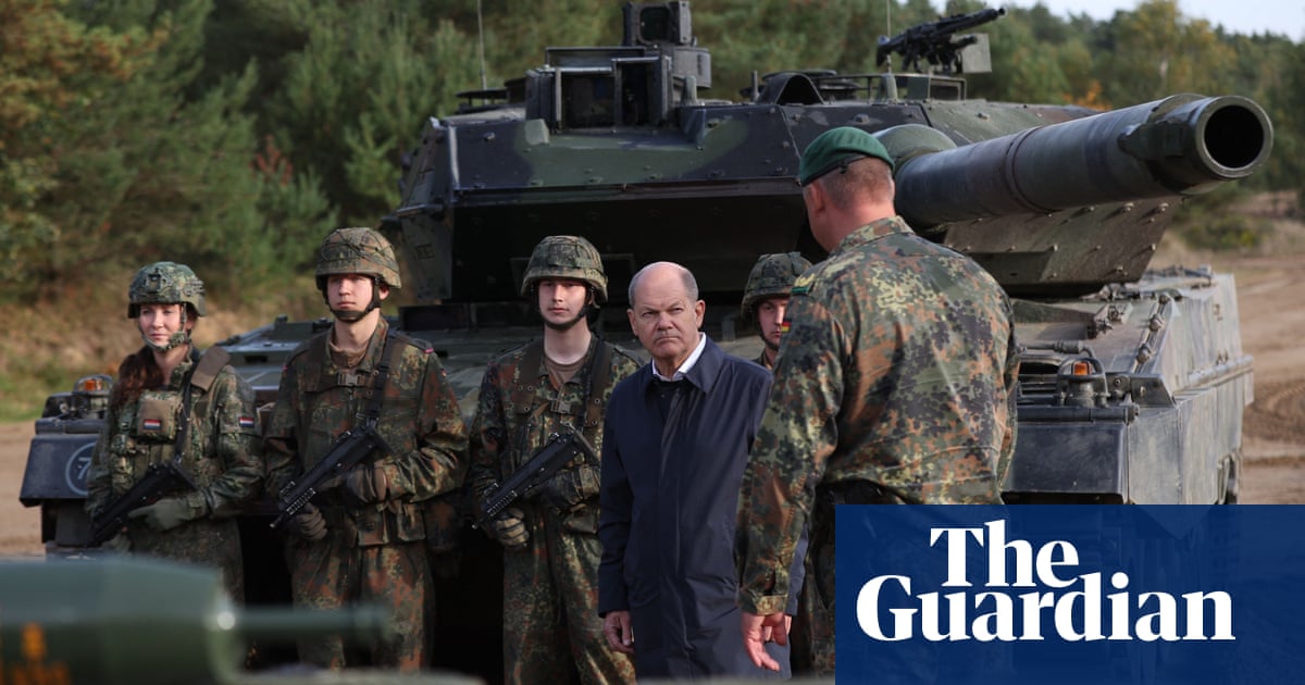 Ukraine calls for more heavy armour as Germany offers 14 Leopard tanks
