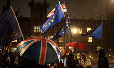 Pro- and anti-Brexit protesters outside the Houses of Parliament on 29 January