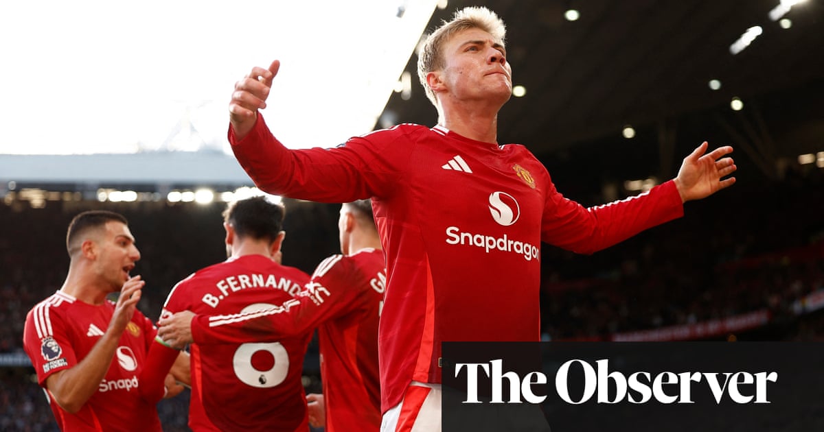 Manchester United Tops Brentford 2-1 at Home