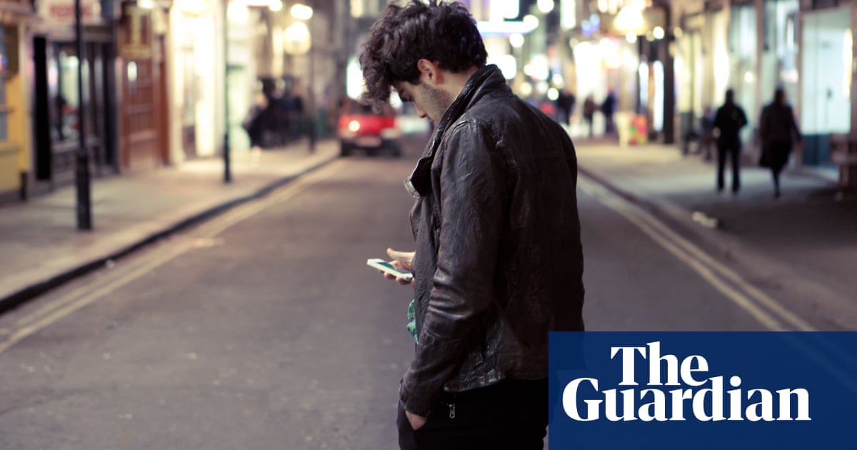 ‘I deleted information apps’: Guardian readers on the right way to cease doomscrolling | Smartphones ‘I deleted information apps’: Guardian readers on the right way to cease doomscrolling | Smartphones