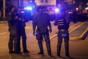 בילד: פּרעזידענט מאַדוראָ האט אַקטיוויזירט די ארמיי בילד: פּרעזידענט מאַדוראָ האט אַקטיוויזירט די ארמיי