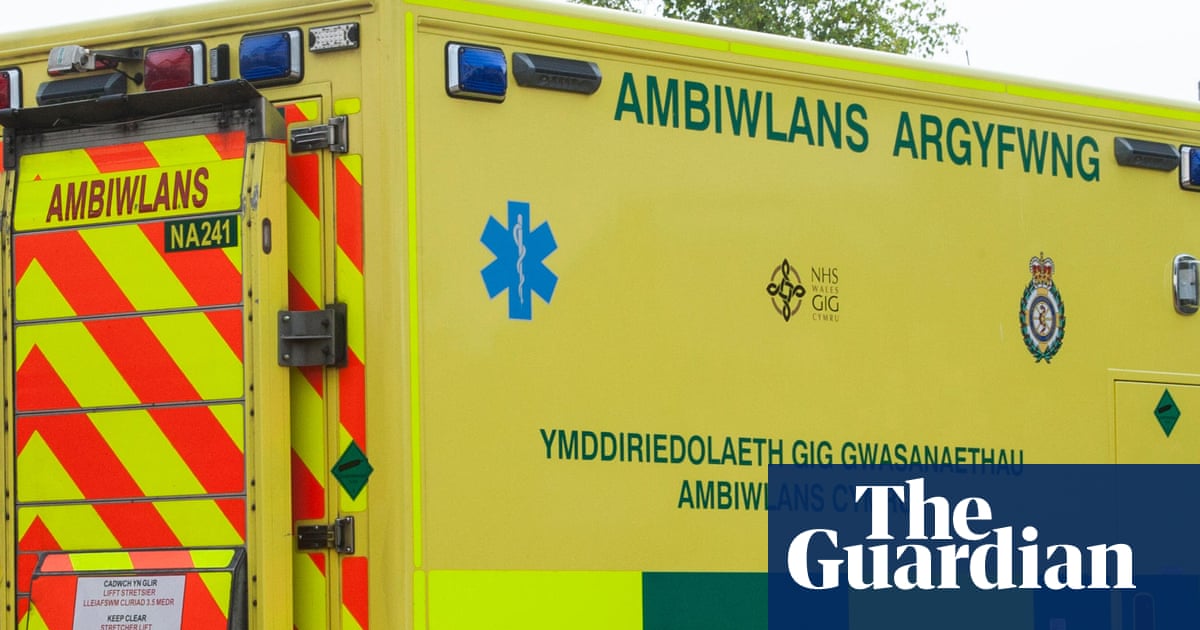 Major incident declared after bus crash in west Wales