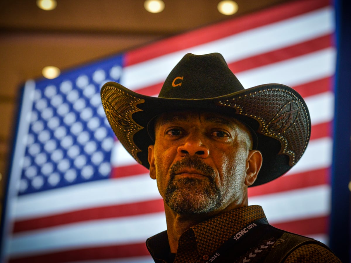 Sheriff David Clarke Jr The Black Democrat Who Is Trump S Favorite Cop Us News The Guardian