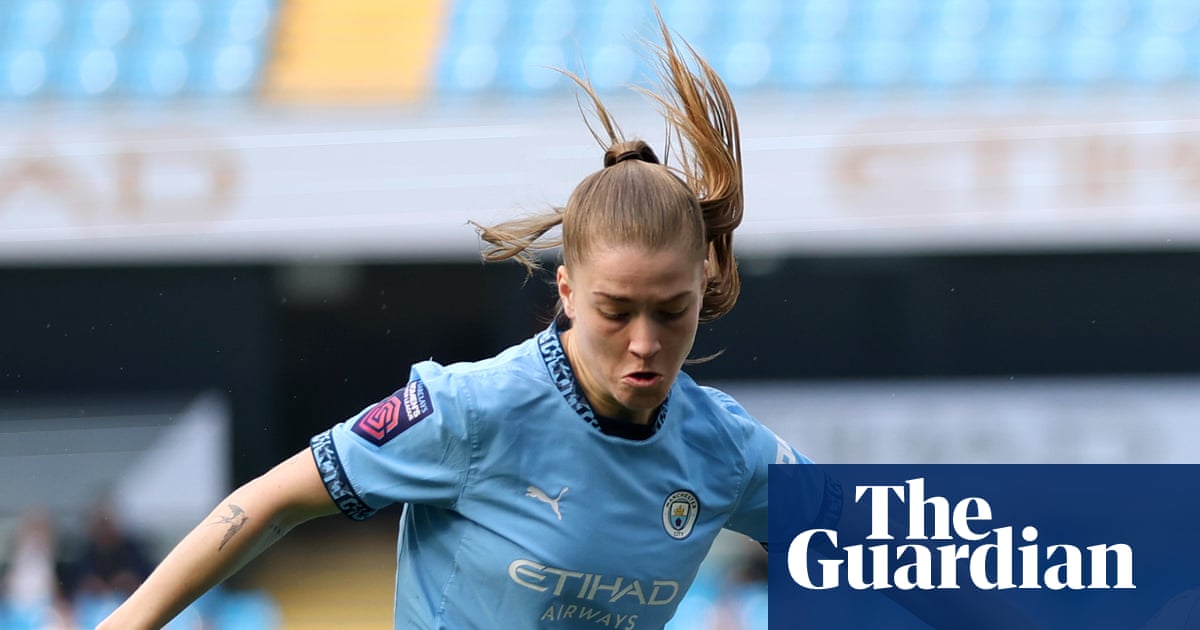 Manchester United trying to sign England midfielder Jess Park from Manchester City
