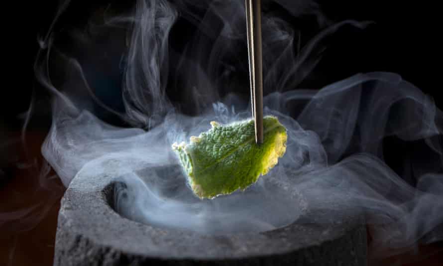 The English Pea &amp; Mint being prepared at Atelier Crenn.