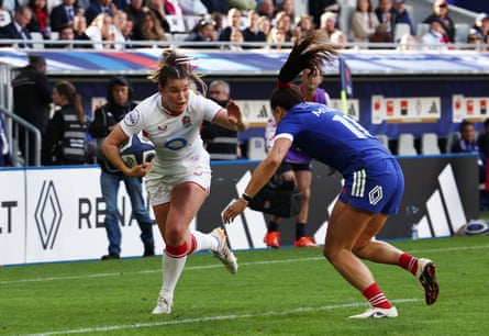Jess Breach on her way to scoring England’s third try