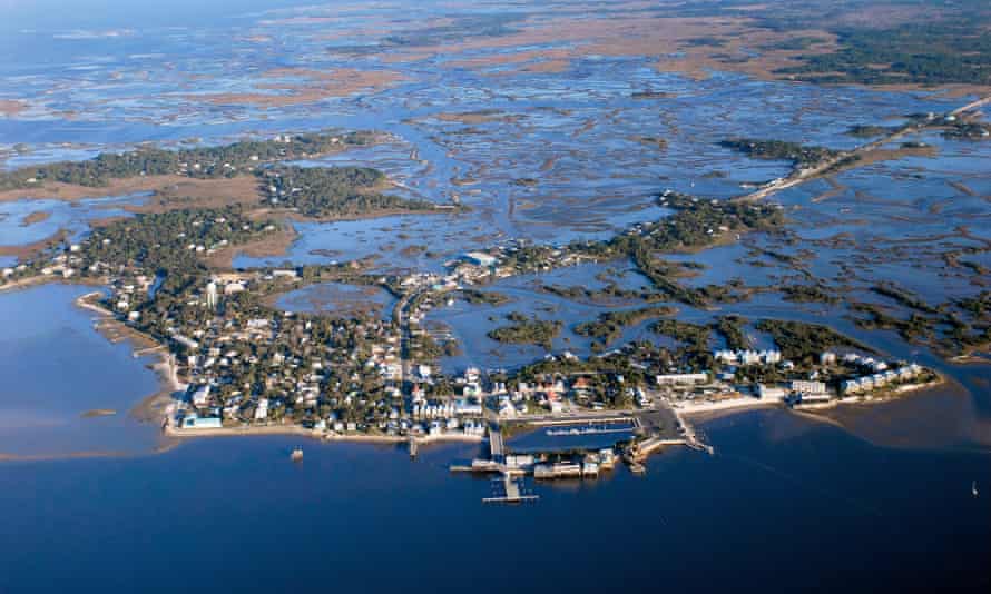 Causeway communities … much of the western Florida coastal fringe is backed by vast wetlands