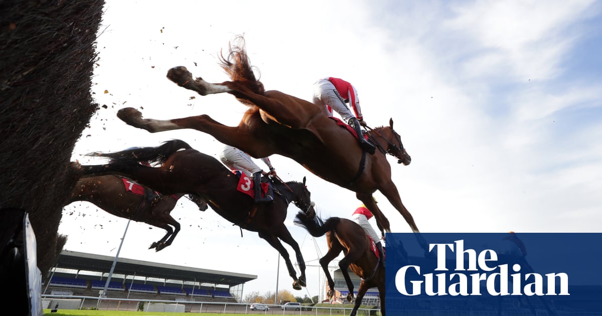 Talking Horses: home straight fence at Kempton burned down by arsonists