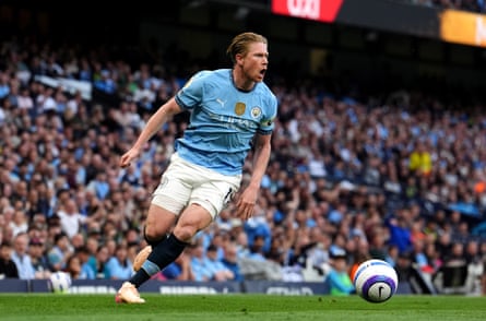 Kevin De Bruyne playing for Manchester City