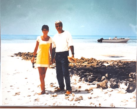 带有联邦调查文件的联邦调查局总部大楼