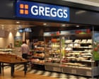 Greggs ventes saut comme glacé matcha lattes et rouleaux de poulet deviennent hits