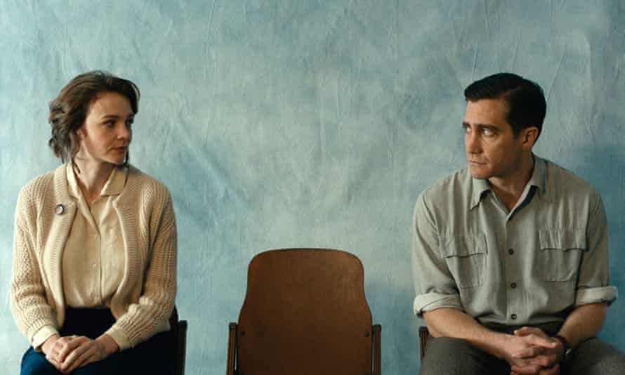 Carey Mulligan and Jake Gyllenhaal in Wildlife.