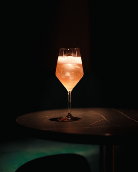 موكتيل شهي... Floresta spritz في Viajante87