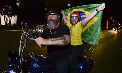 2022 年 10 月 2 日,巴西总统博尔索纳罗 (Jair Bolsonaro) 的支持者正在继续竞选连任。
