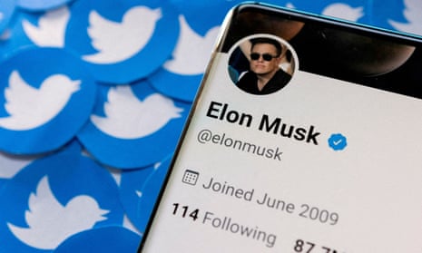 Elon Musk's Twitter profile on smartphone 