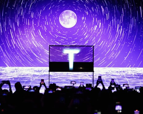 LG’s transparent Signature OLED T wows people attending CES 2024.