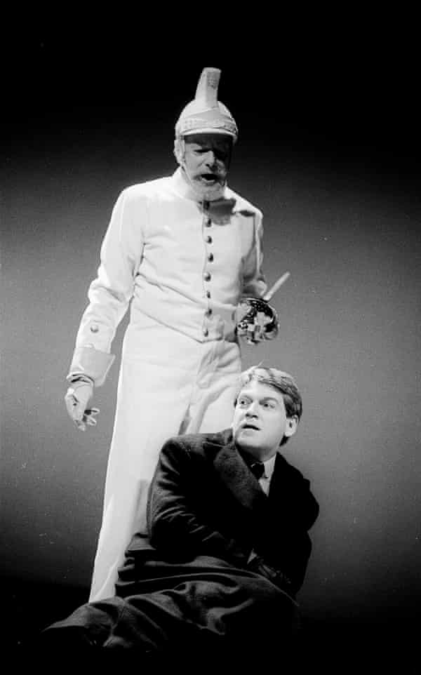 Clifford Rose and Kenneth Branagh in Hamlet