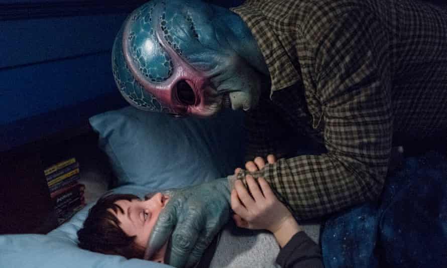 Resident Alien Review Shapeshifting Sci Fi Caper Offers Perfect Escapism Television The Guardian Resident Alien Review Shapeshifting Sci Fi Caper Offers Perfect Escapism Television The Guardian