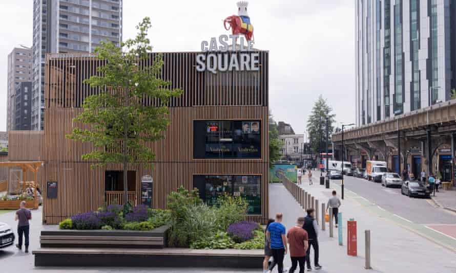 Elephant & Castle.