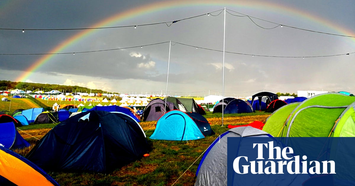 Covid-cautious festival cancellations dampen ‘great British summer’ hopes