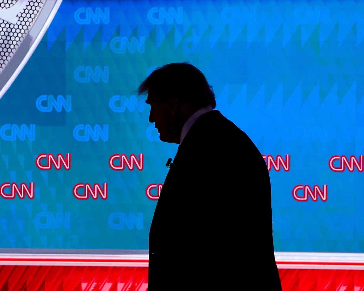 Trump team threatens to prosecute CNN over reporting on Ice-tracking app | Donald Trump | The Guardian