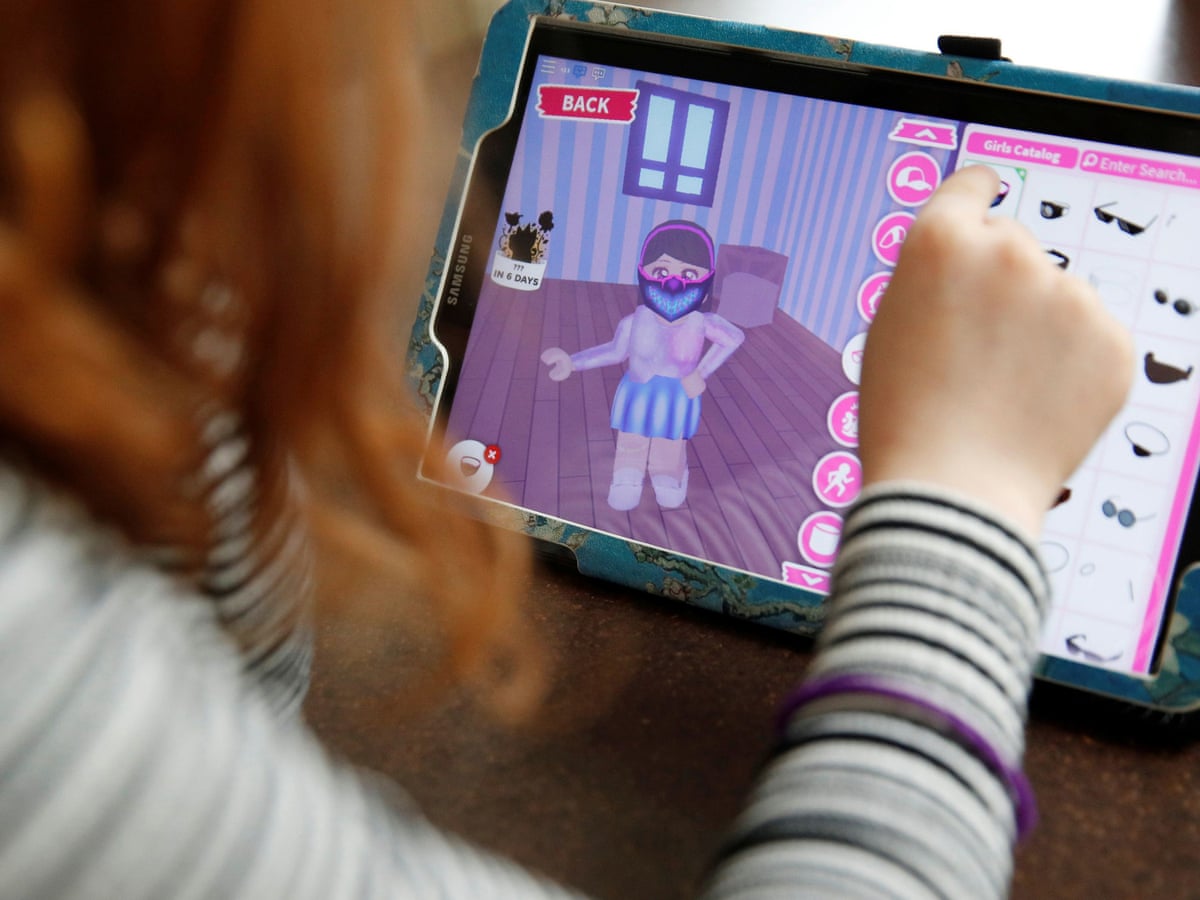 Lockdown Is Giving My Kids A Crash Course In Screen And Tween Culture Emma Brockes Opinion The Guardian - lockdown is giving my kids a crash dont look under the bed roblox youtube Lockdown Is Giving My Kids A Crash Course In Screen And Tween Culture Emma Brockes Opinion The Guardian - dont look under the bed roblox youtube