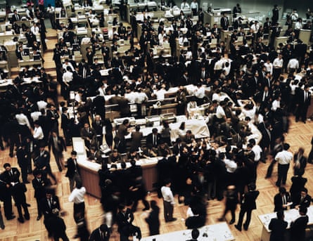 Tokyo Stock Exchange (1990) by Andreas Gursky.