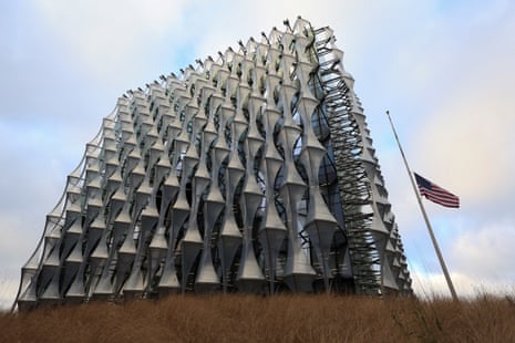 Biden calls Jimmy Carter ‘a statesman and a humanitarian’ as funeral details announced – latest updates An American flag flies at half-mast outside the US Embassy in London, Britain.