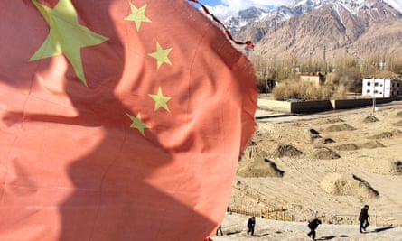 A Chinese flag flies over Tashkurgan.