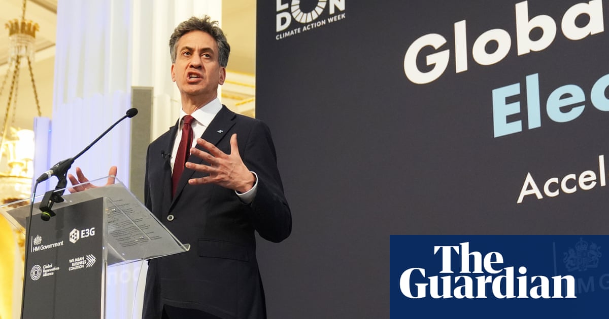 Progressive economists reject Unite leader’s criticism of Ed Miliband