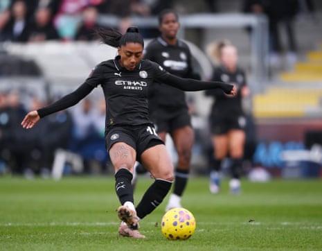 Kerolin scores for Man City!