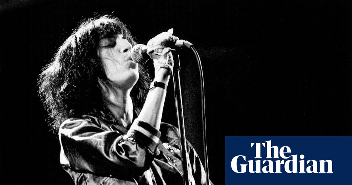 Bread of Angels: A Memoir, by Patti Smith review – a wild ride with the poet of punk