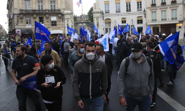 French police protesting in front of the interior ministry in Paris on Friday before the ban was overturned. 