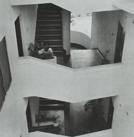 Open-sided access staircase permitting light and complete circulation of air to front and rear wings of the Senanayake Flats, Colombo, 1954.