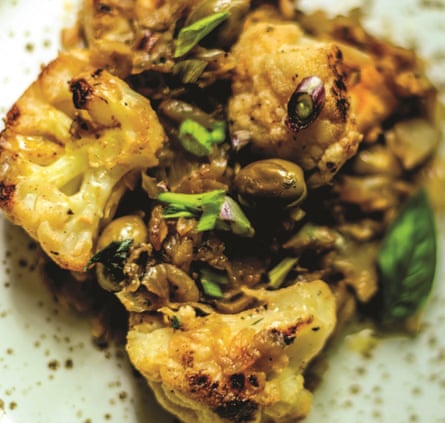 Cauliflower yassa with olives