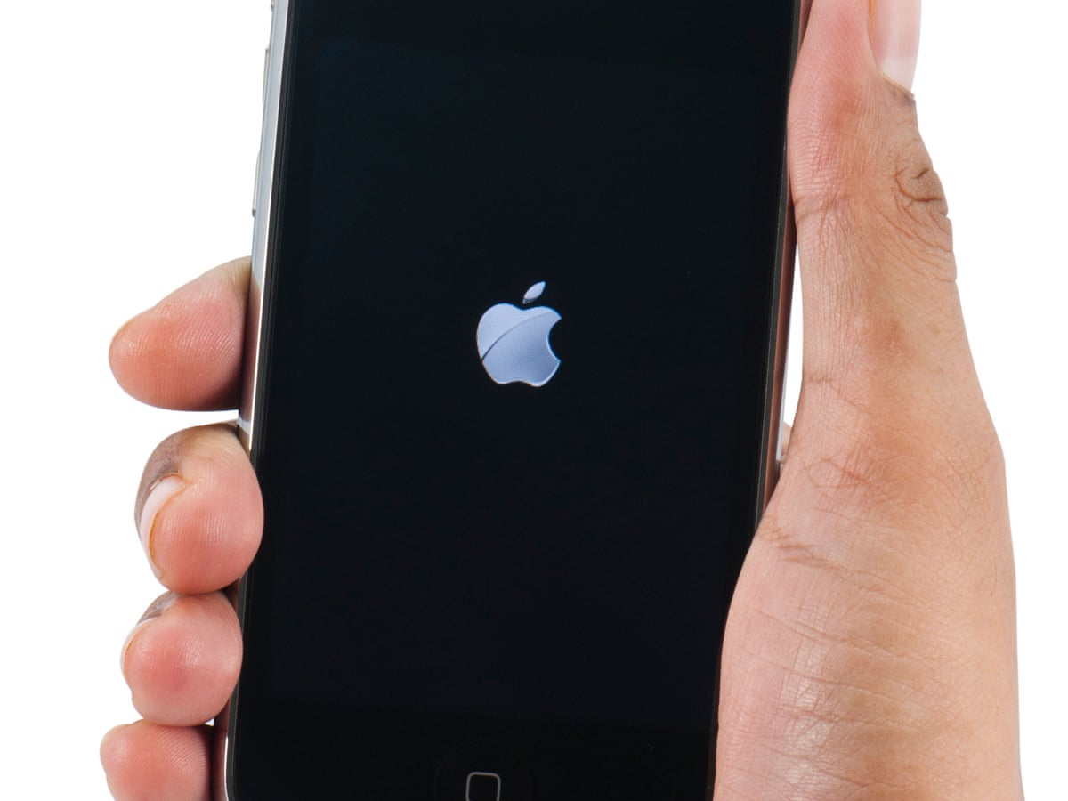 apple admits a manufacturing fault but