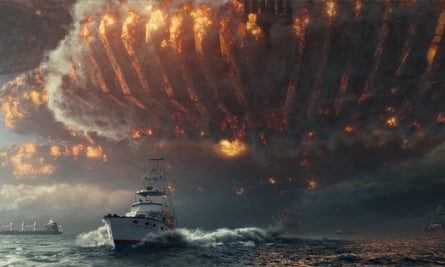 An alien attack in Independence Day: Resurgence.
