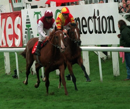 Moonax wins the 1994 St Leger from Broadway Flyer.