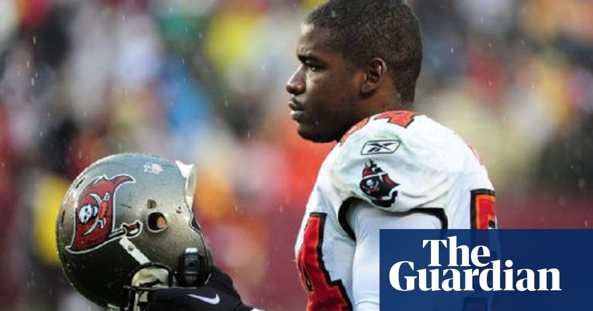 Former Tampa Bay linebacker Geno Hayes dies of liver disease at age of 33