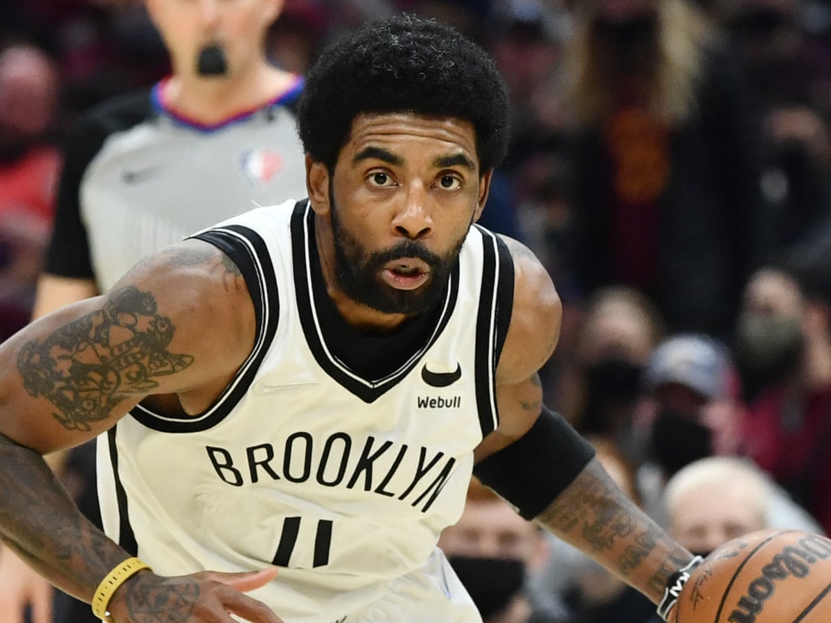 Nets Kyrie Irving Hit With 25 000 Fine For Cursing At Heckler In Cleveland Brooklyn Nets The Guardian